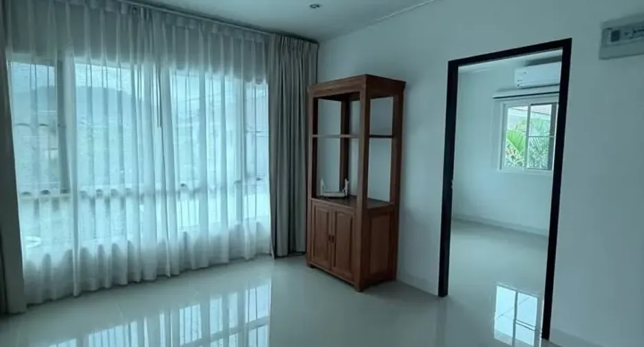 À louer 4 chambres maison à Mueang Phuket, Phuket
