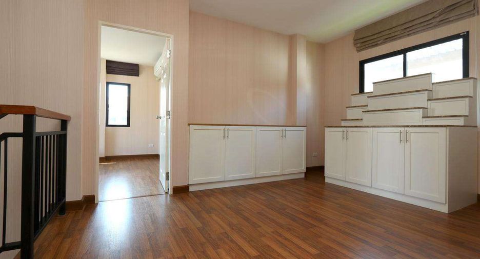 À vendre 4 chambres maison à Doi Saket, Chiang Mai