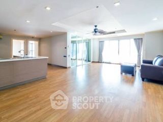 For sale 4 ベッドルーム condo in Bang Rak, Bangkok