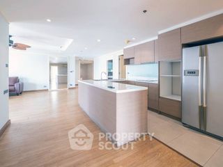 For sale 4 ベッドルーム condo in Bang Rak, Bangkok