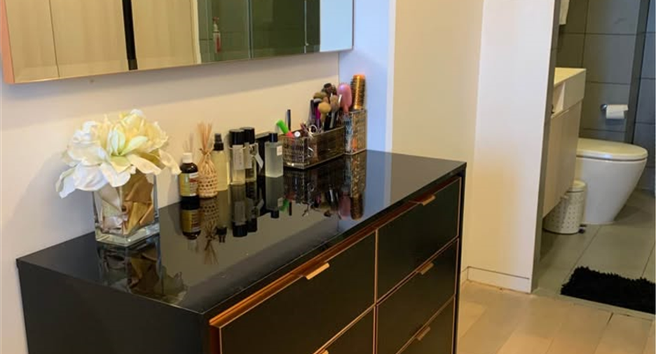 For sale 2 bedrooms condo in Phaya Thai, Bangkok