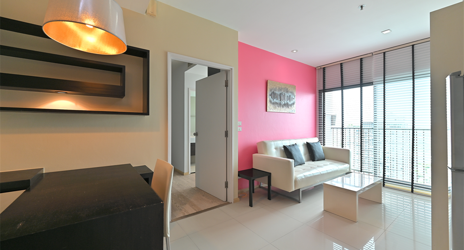 Condo en alquiler de 1 habitaciones en Khlong Toei, Bangkok