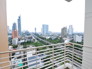 出租 2 卧室 公寓 在 Khlong San, 曼谷