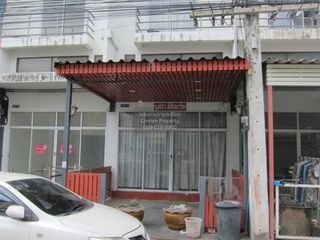 Reihenhaus zum Kauf mit 2 Zimmer in Thanyaburi, Pathum Thani