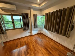 出租 3 卧室 联排别墅 在 Pak Kret, Nonthaburi