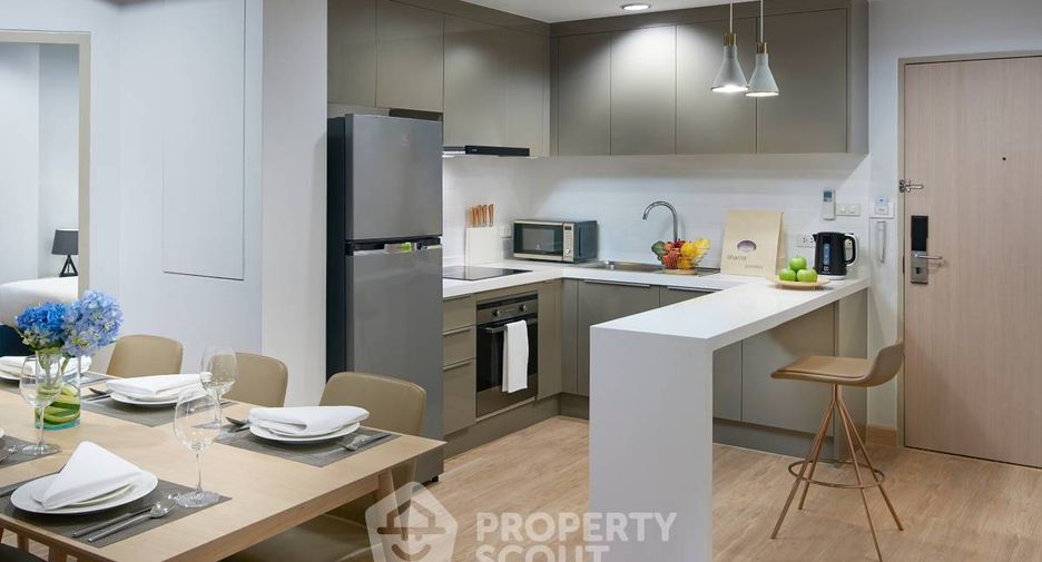 For rent 3 bedrooms apartment in Khlong Toei, Bangkok