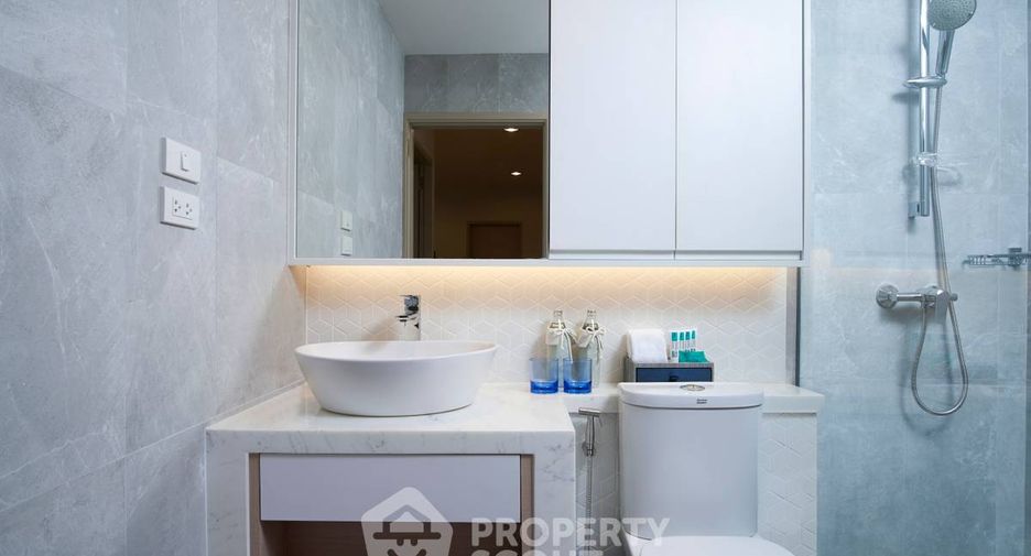 For rent 3 bedrooms apartment in Khlong Toei, Bangkok