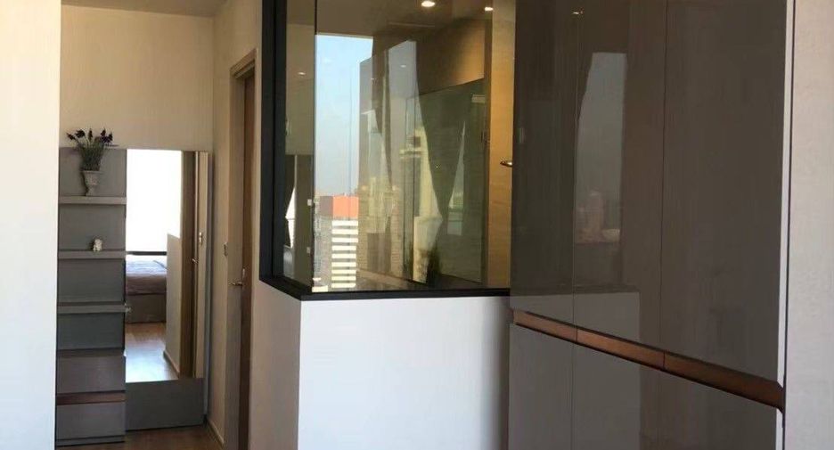 Wohnung zur Miete mit 1 Zimmer in Bang Rak, Bangkok