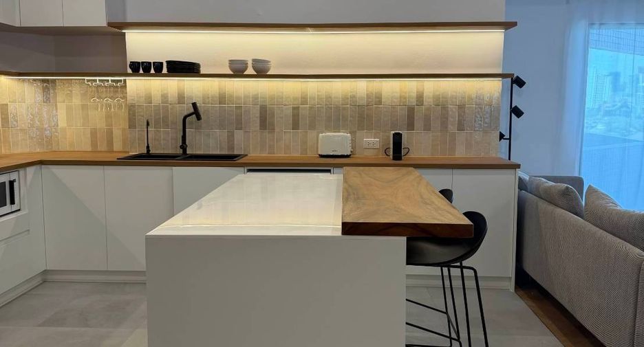 For rent 3 bedrooms condo in Watthana, Bangkok
