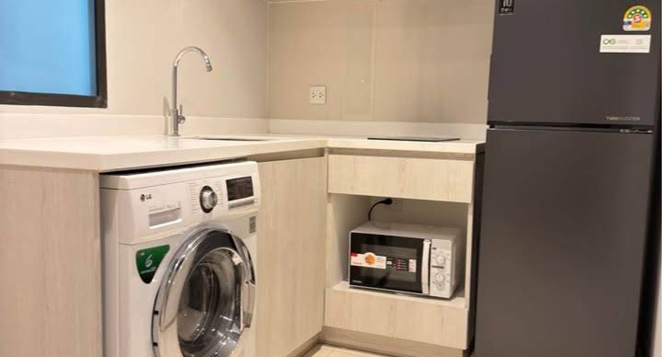 Wohnung zur Miete mit 1 Zimmer in Pathum Wan, Bangkok