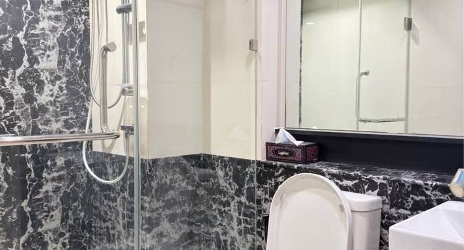 Wohnung zur Miete mit 1 Zimmer in Pathum Wan, Bangkok