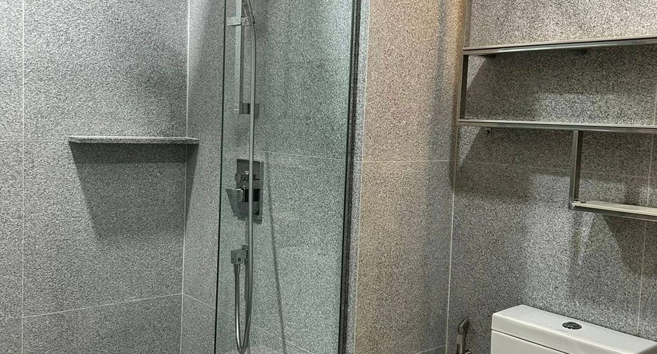 Wohnung zur Miete mit 2 Zimmer in Pathum Wan, Bangkok