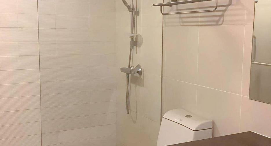 Wohnung zur Miete mit 2 Zimmer in Huai Khwang, Bangkok