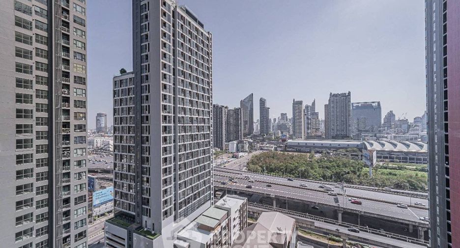 For rent 2 bedrooms condo in Huai Khwang, Bangkok