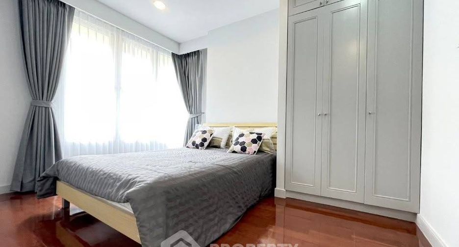 For rent 3 bedrooms condo in Watthana, Bangkok