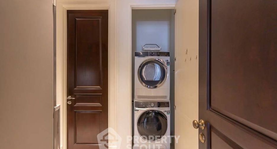 Condo en alquiler de 3 habitaciones en Pathum Wan, Bangkok