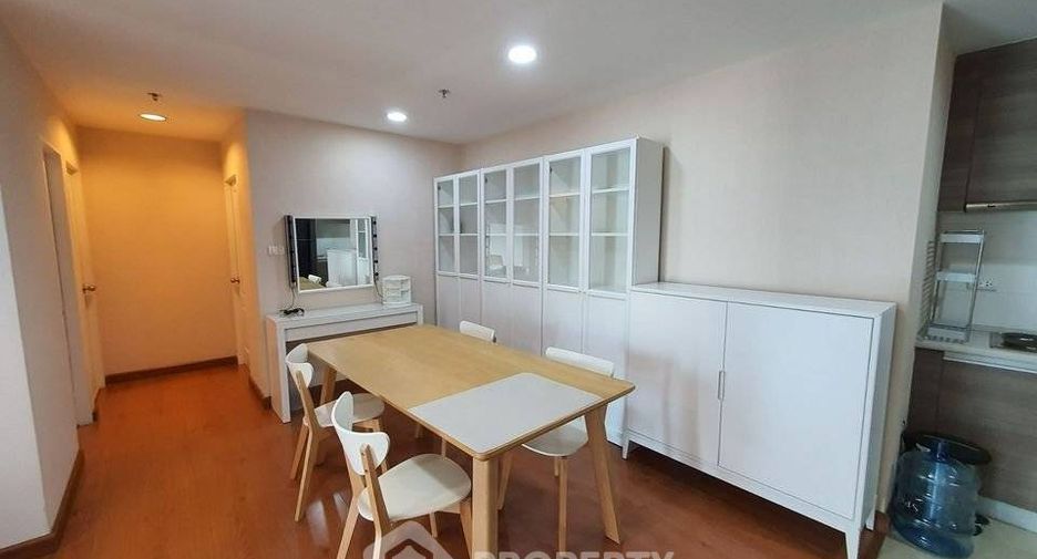 For rent 2 bedrooms condo in Huai Khwang, Bangkok
