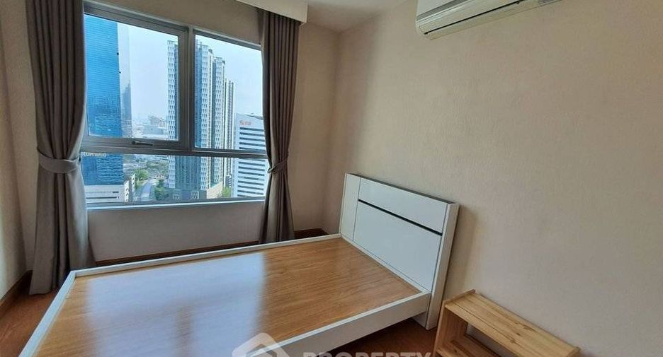 For rent 2 bedrooms condo in Huai Khwang, Bangkok