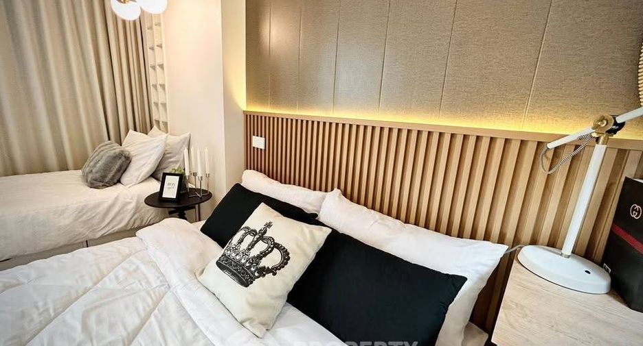 For rent 3 bedrooms condo in Huai Khwang, Bangkok