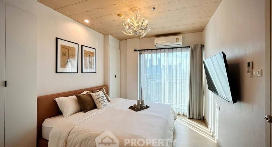 For rent 3 bedrooms condo in Huai Khwang, Bangkok