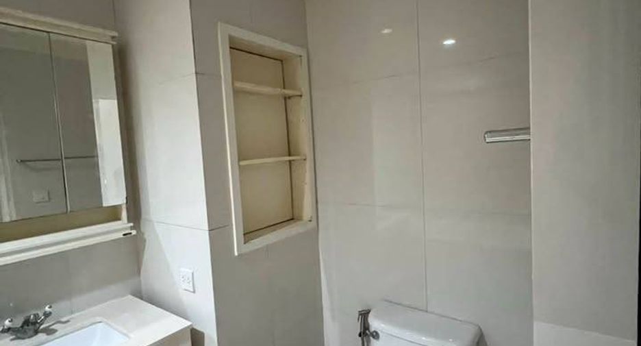 Wohnung zur Miete mit 1 Zimmer in Pathum Wan, Bangkok
