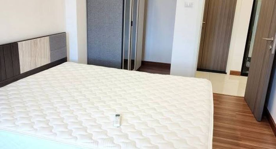 For rent 1 bed condo in Khlong San, Bangkok