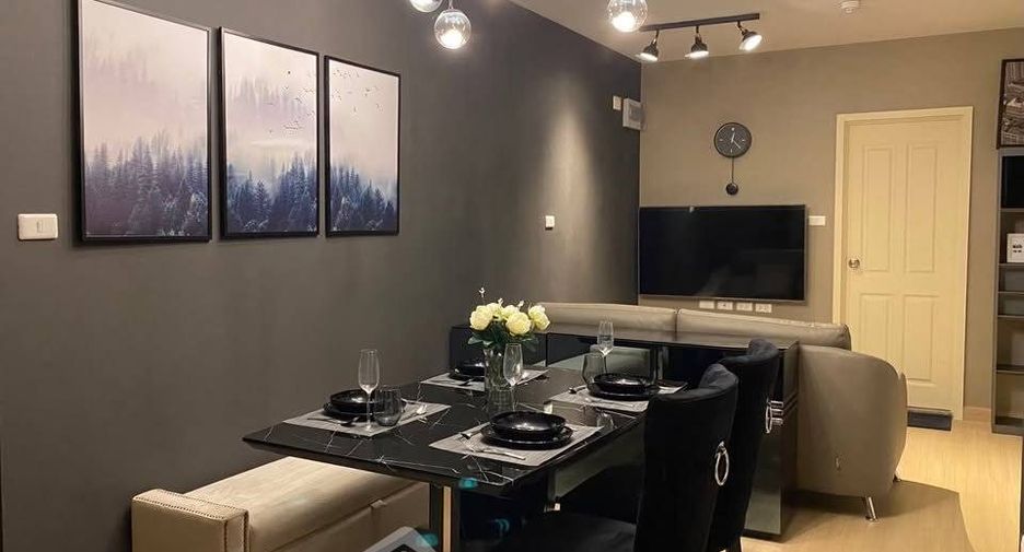 For rent 2 bedrooms condo in Huai Khwang, Bangkok