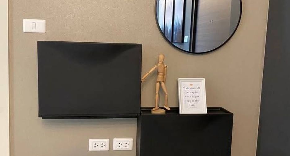 For rent 2 bedrooms condo in Huai Khwang, Bangkok