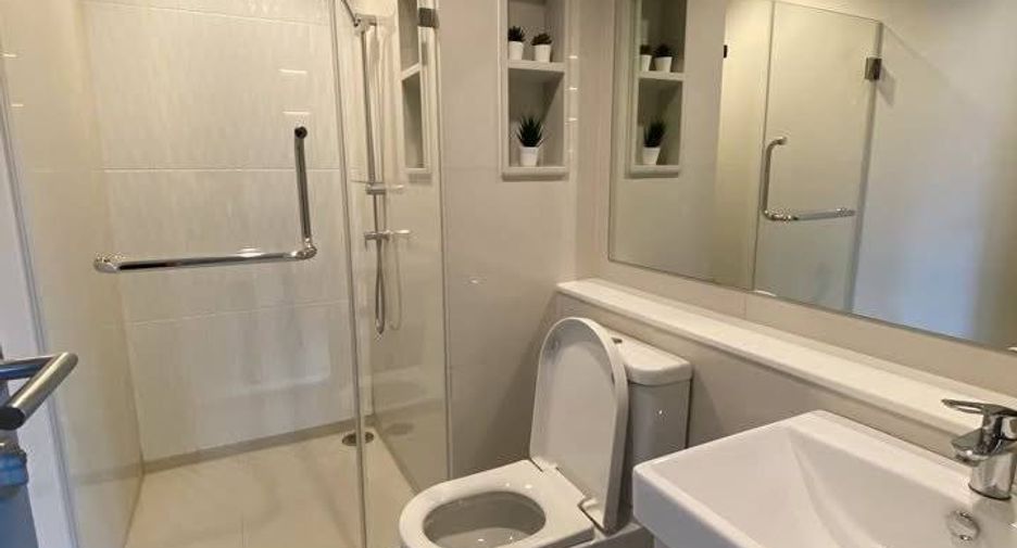 For rent 1 bed condo in Huai Khwang, Bangkok