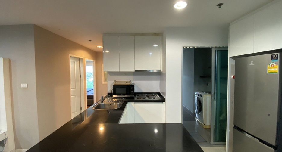 For sale 2 ベッドルーム condo in Huai Khwang, Bangkok