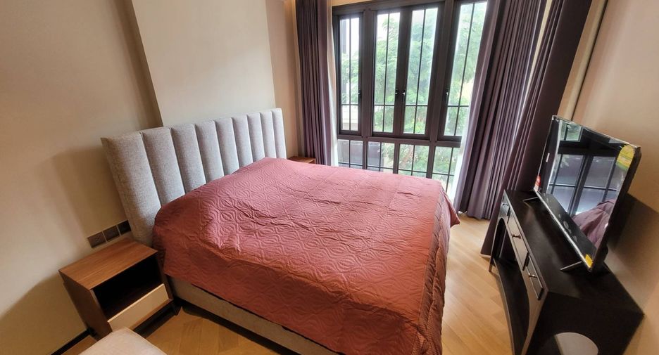 For rent 2 bedrooms condo in Watthana, Bangkok