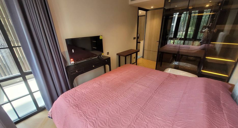 For rent 2 bedrooms condo in Watthana, Bangkok