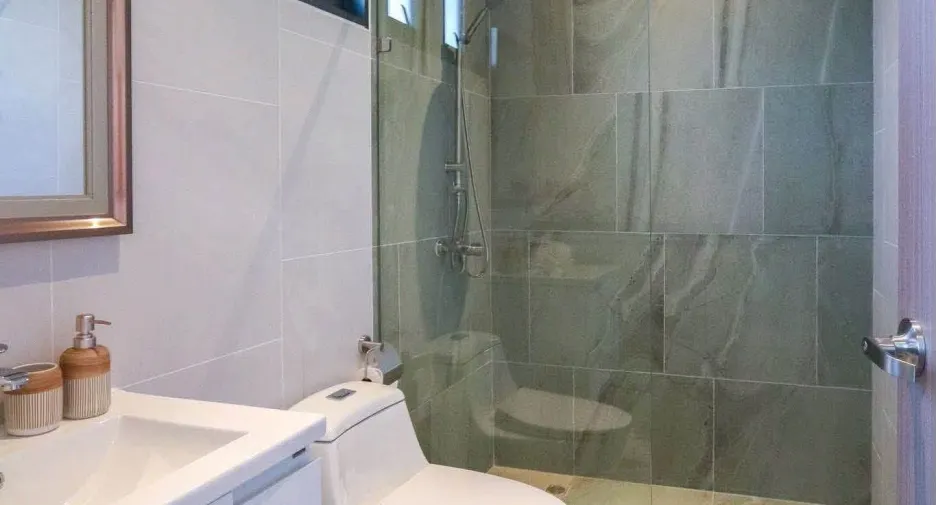 For sale 8 bedrooms villa in Bang Lamung, Chonburi