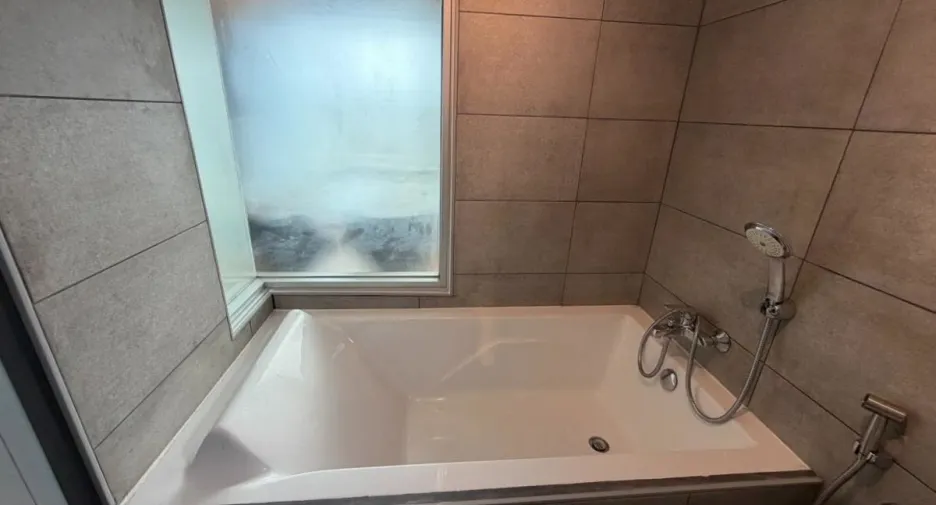 For sale 2 bedrooms condo 