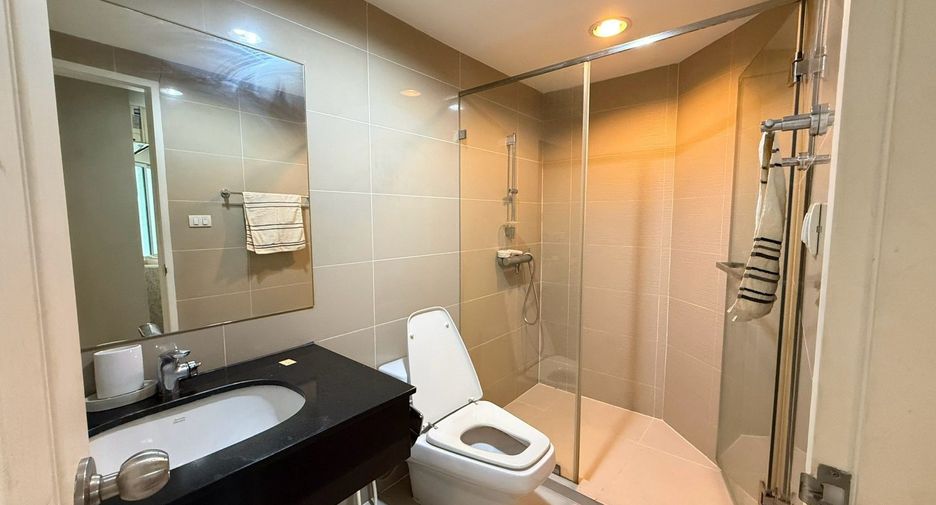 For sale そして for rent 5 ベッドルーム condo in Huai Khwang, Bangkok