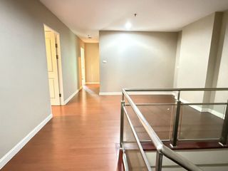 À vendre et à louer 5 chambres condo à Huai Khwang, Bangkok