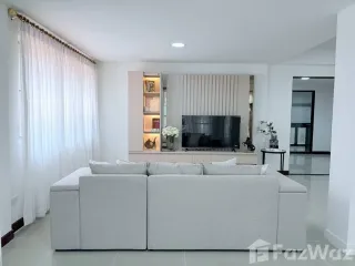 出租 6 卧室 独立屋 在 Huai Khwang, 曼谷
