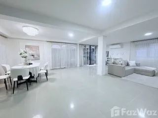 出租 6 卧室 独立屋 在 Huai Khwang, 曼谷