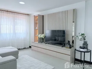 出租 6 卧室 独立屋 在 Huai Khwang, 曼谷