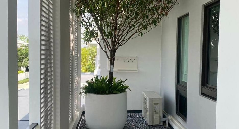 For sale and for rent 4 bedrooms house in Bang Phli, Samut Prakan