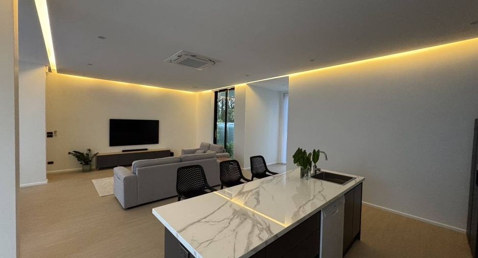 For sale 3 bedrooms villa in San Pa Tong, Chiang Mai