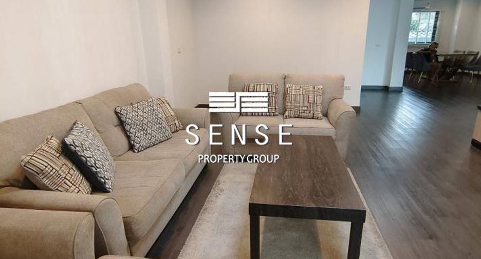 For sale and for rent 4 bedrooms house in Watthana, Bangkok