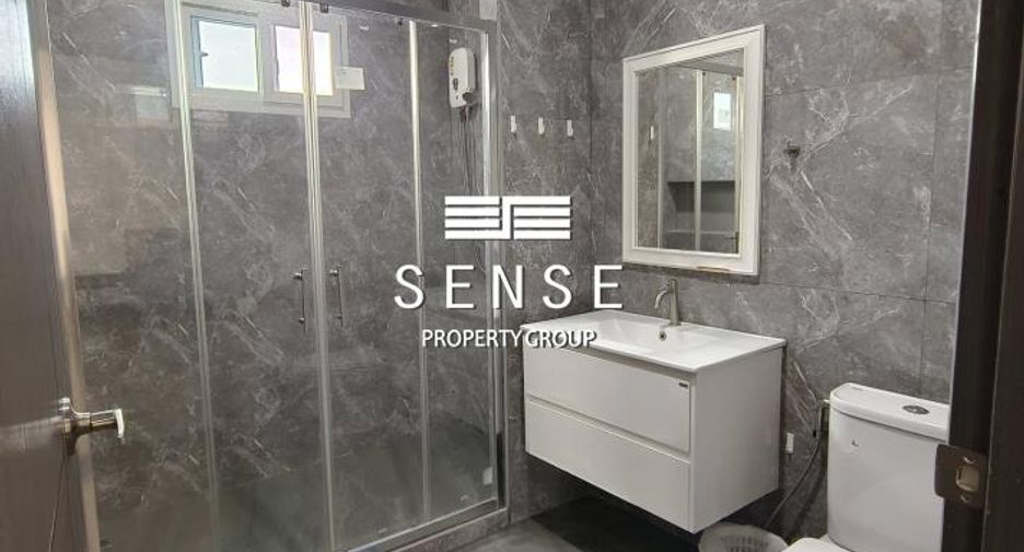 For sale and for rent 4 bedrooms house in Watthana, Bangkok