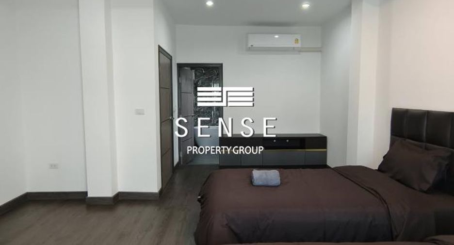 For sale and for rent 4 bedrooms house in Watthana, Bangkok