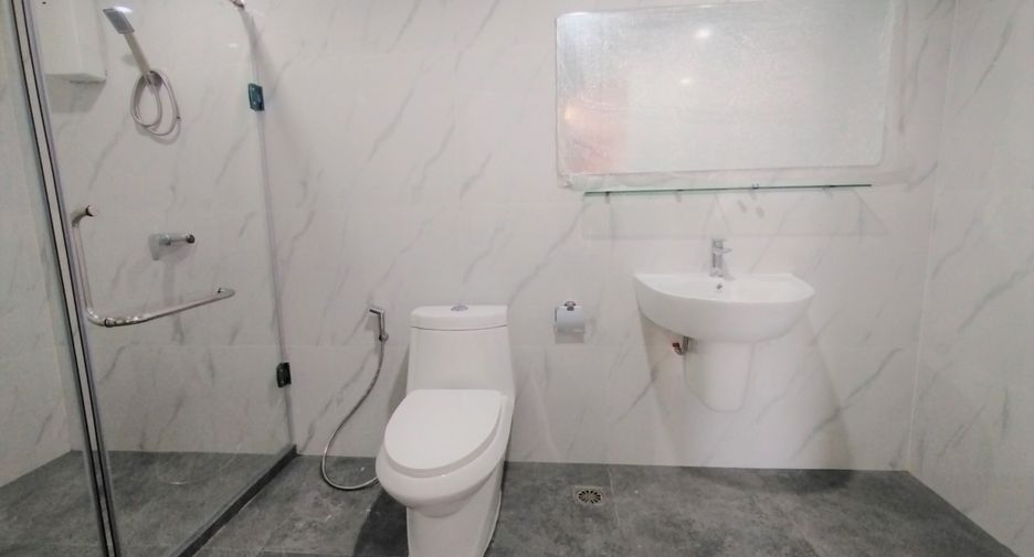For rent 2 ベッドルーム condo in Watthana, Bangkok