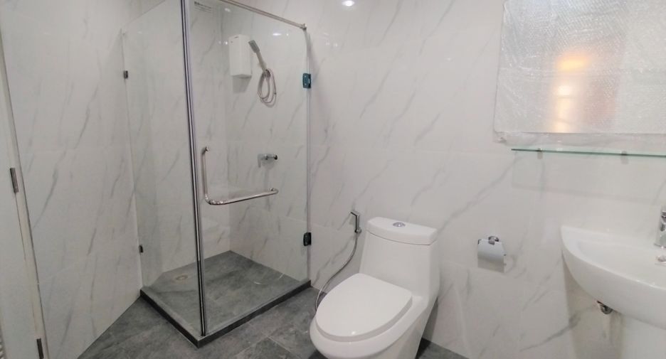 For rent 2 ベッドルーム condo in Watthana, Bangkok