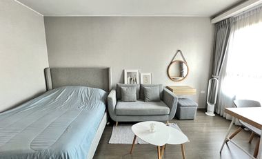 For sale スタジオ condo in Phra Khanong, Bangkok