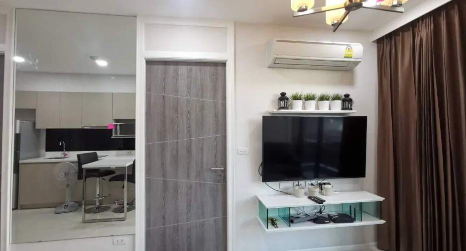 For sale 1 bed condo in Khlong Toei, Bangkok