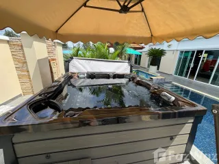 Villa en alquiler y en venta de 3 habitaciones en Thalang, Phuket