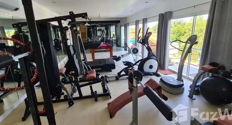 Villa en alquiler y en venta de 3 habitaciones en Thalang, Phuket